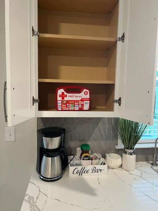 New Spacious 3 Bedroom Suite Garage Parking Free Wi-Fi Office Space And Patio View Duluth Esterno foto